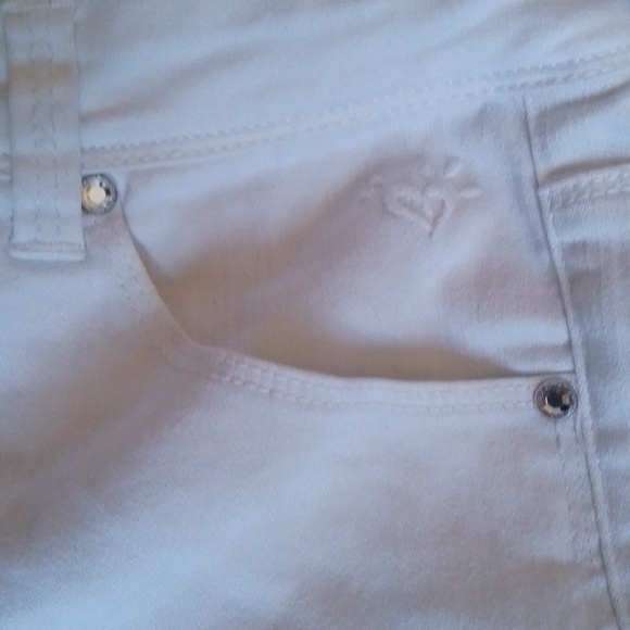 Women's size 30 NWOT Justice premium white jeans - Picture 4 of 5